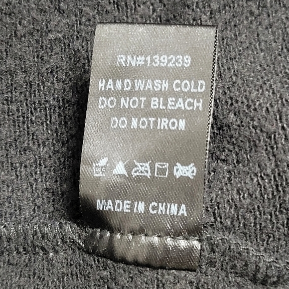 Pomader Place Tuckernuck Puff Long Sleeve Crewneck Top. - Picture 8 of 9